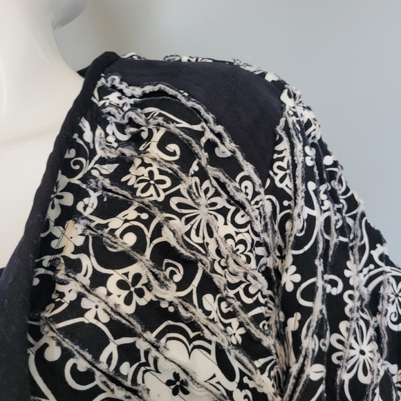 Handmade Quilted Style Blazer in Black & White Floral, VGUC, Approximate Size L - Picture 5 of 8